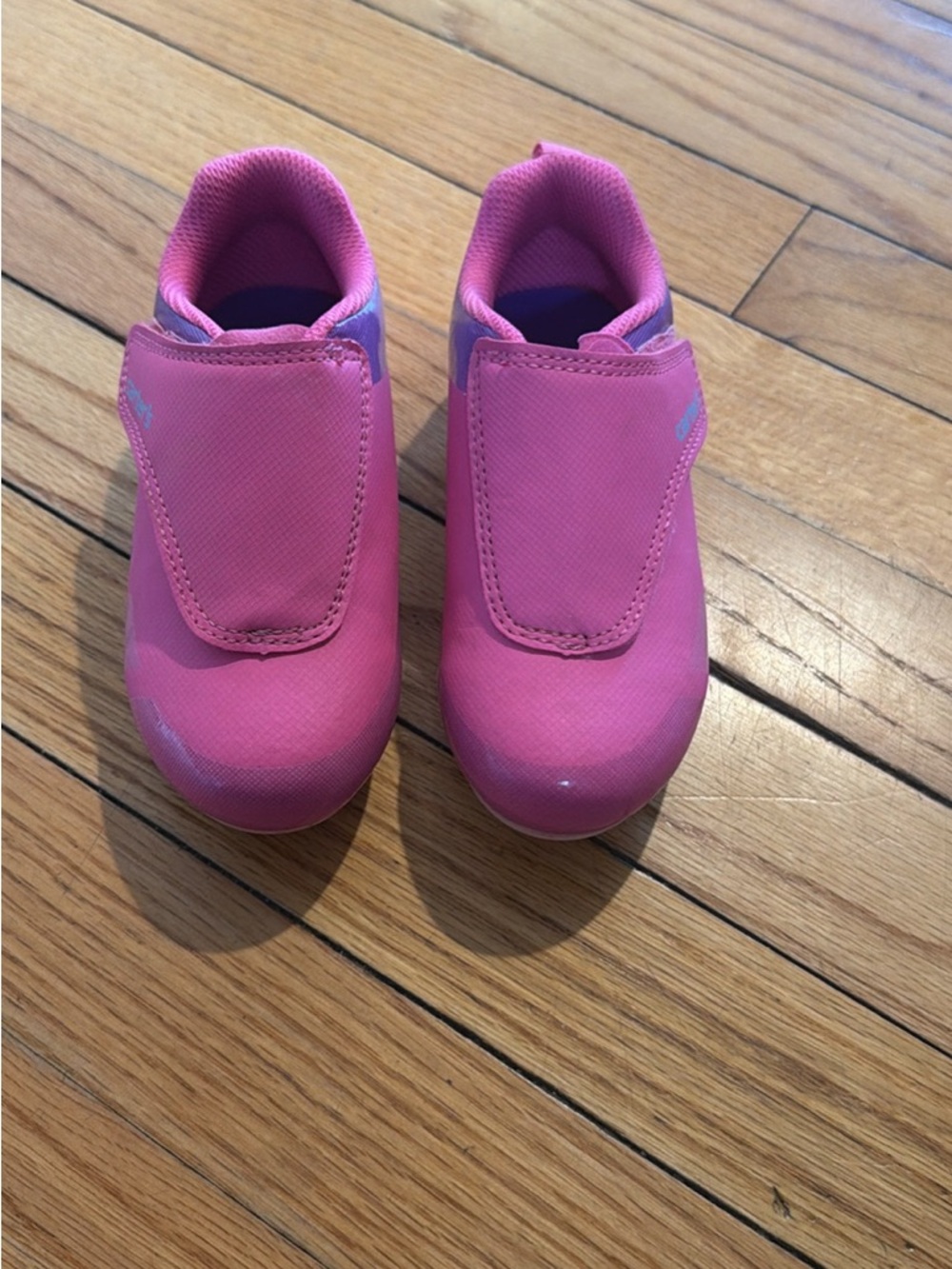 Toddler size 9 soccer cleats